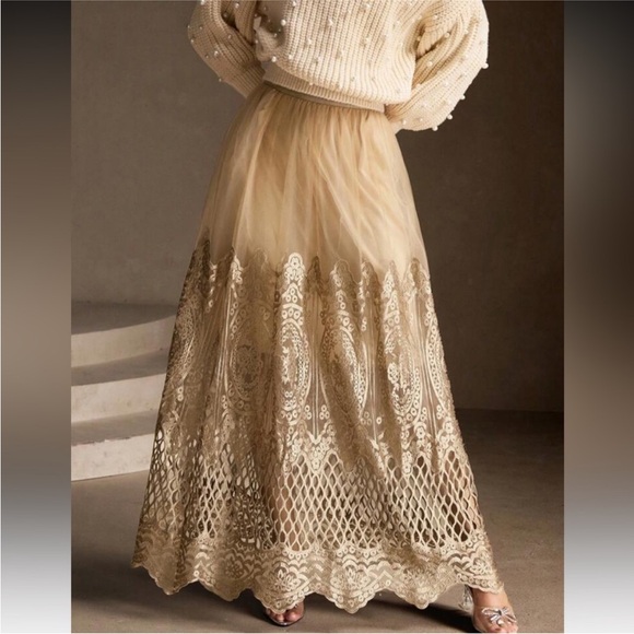 Dresses & Skirts - Gold lace and tulle maxi skirt women’s size medium
